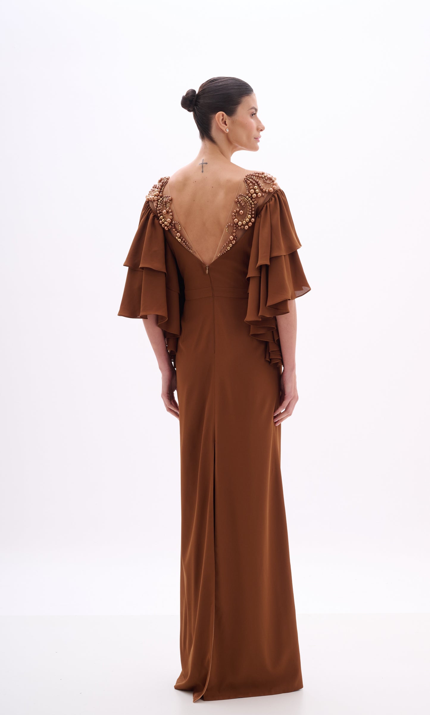 VESTIDO DE FESTA COM BORDADO DE PEROLAS ARTE SACRA