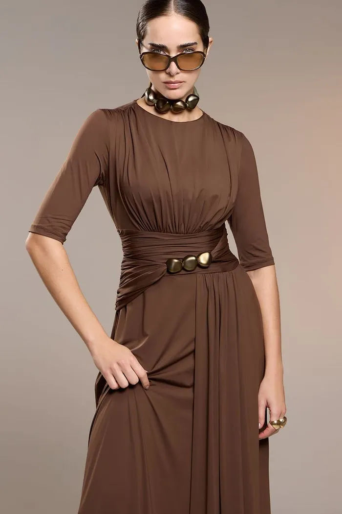 VESTIDO FLUITY DETALHE PEDRAS THAMARA CAPELÃO