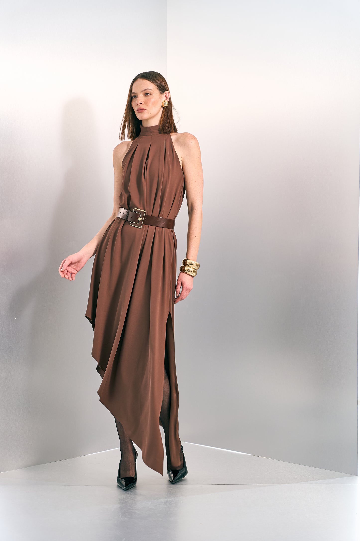 VESTIDO ASSIMÉTRICO GOLA ALTA KOHDE
