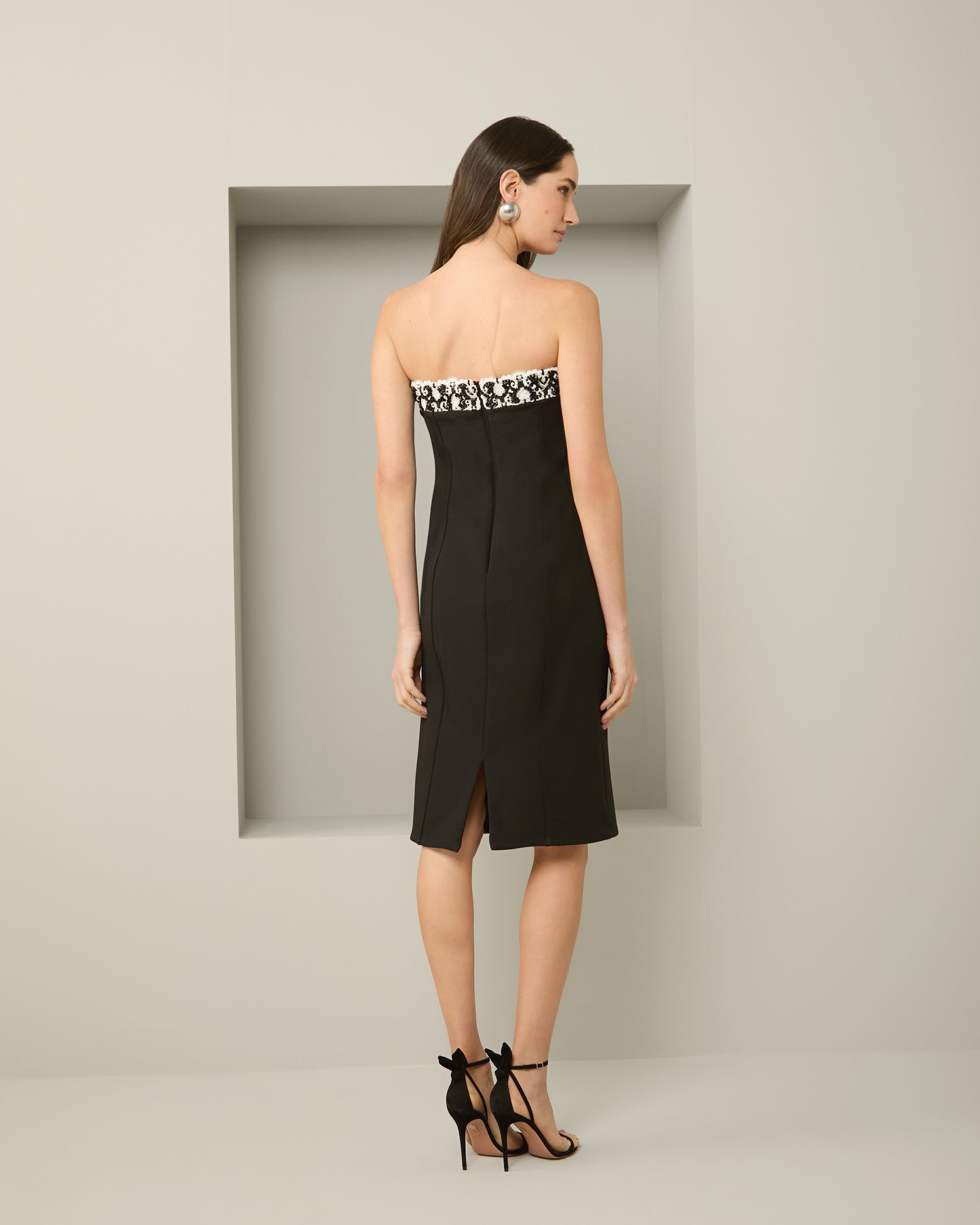 VESTIDO RENDA DECOTE ANNE FERNANDES