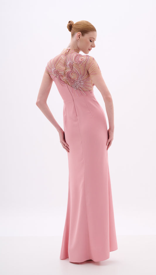 VESTIDO DE FESTA COM BORDADO ARTE SACRA
