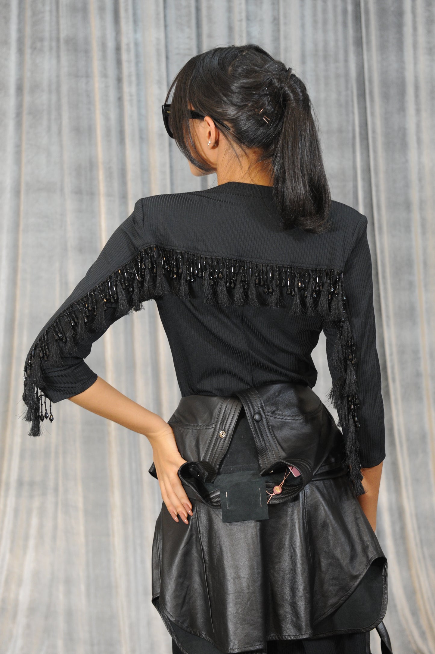 VESTIDO CANELADO COM FRANJA THAMARA CAPELÃO