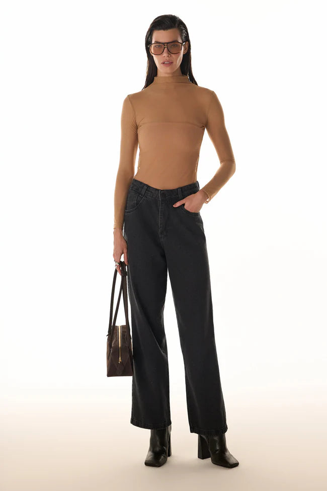 BLUSA BÁSICA EM TULE