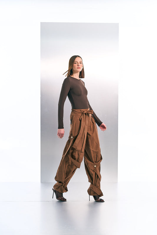 CALÇA SLOUCH COM TIRAS CAIDAS KOHDE