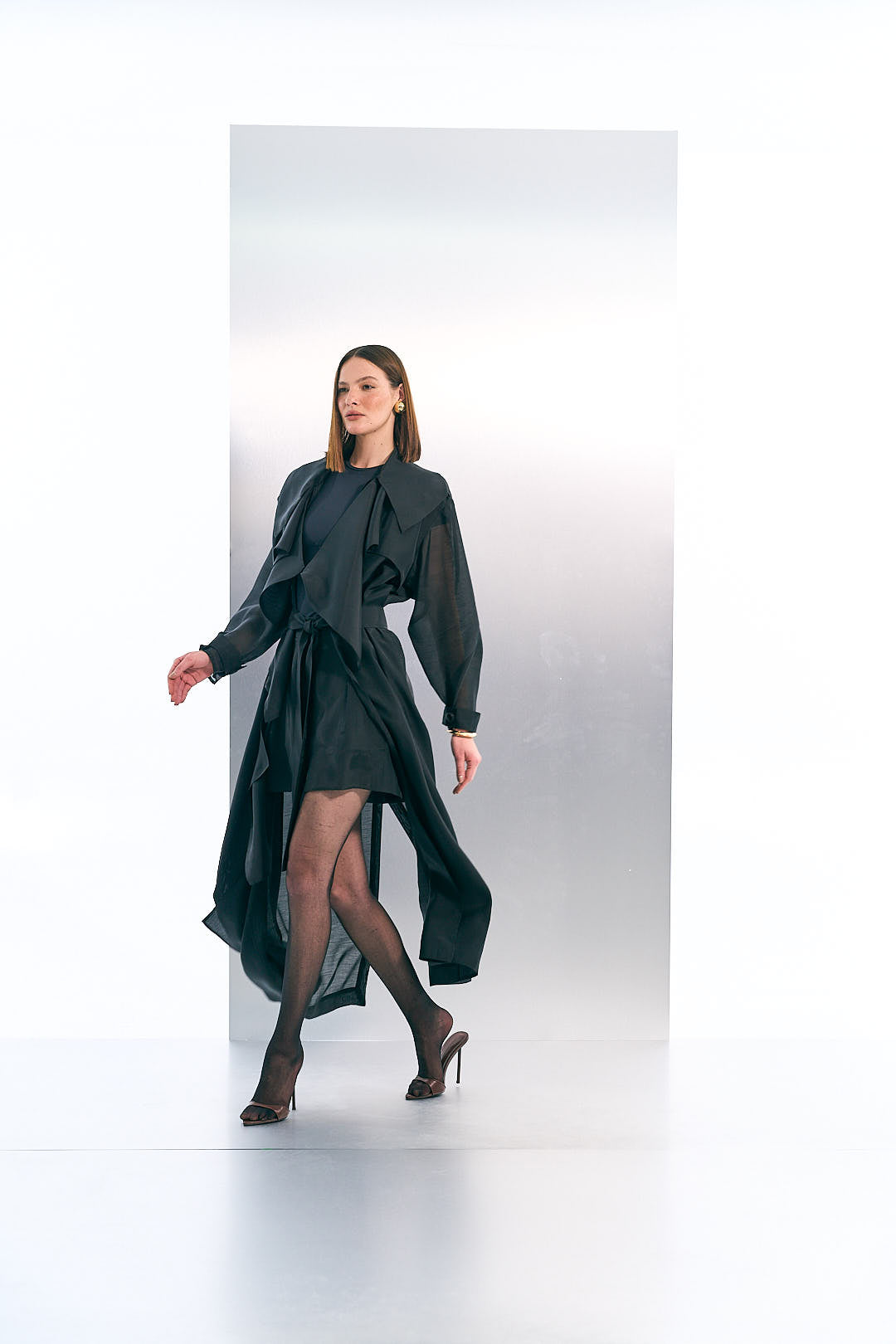 CASACO SOBRETUDO COM RECORTES FRONTAIS KOHDE