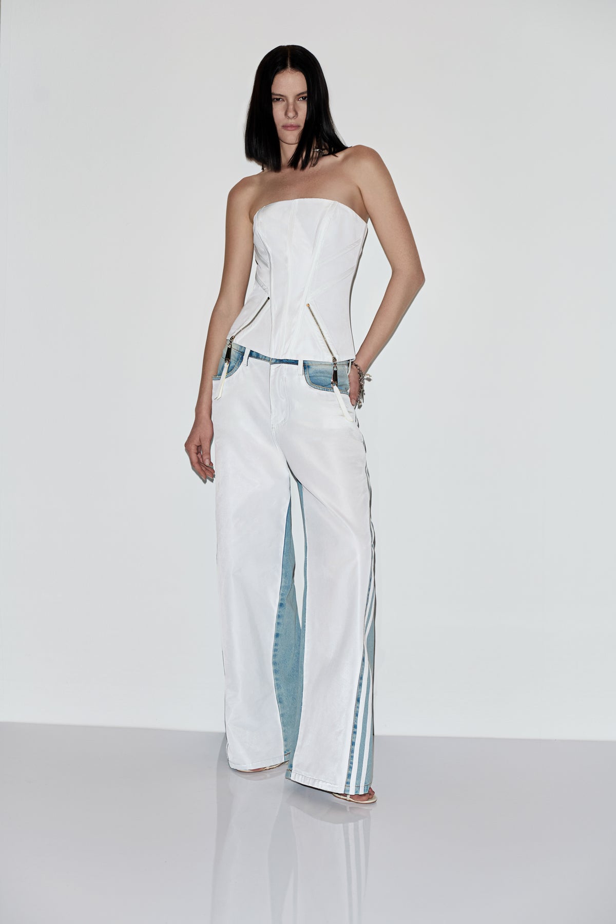 CALÇA DE NYLON E JEANS CAOS