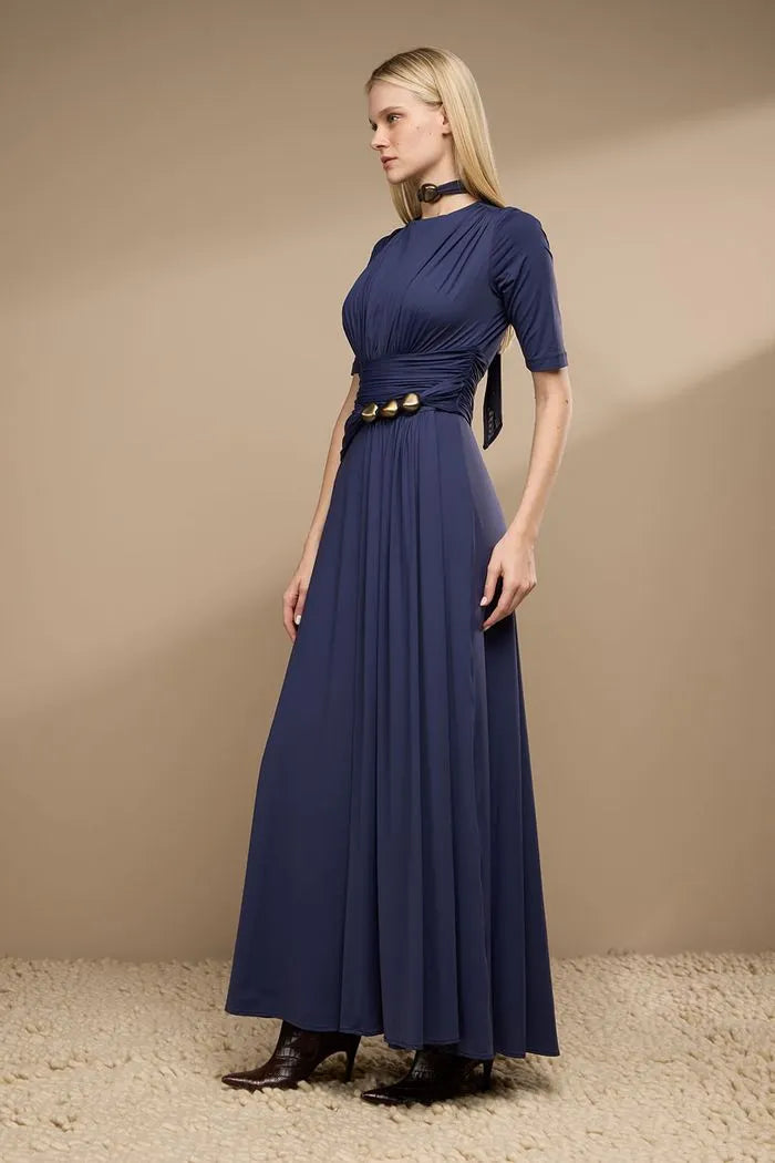 VESTIDO FLUITY DETALHE PEDRAS THAMARA CAPELÃO