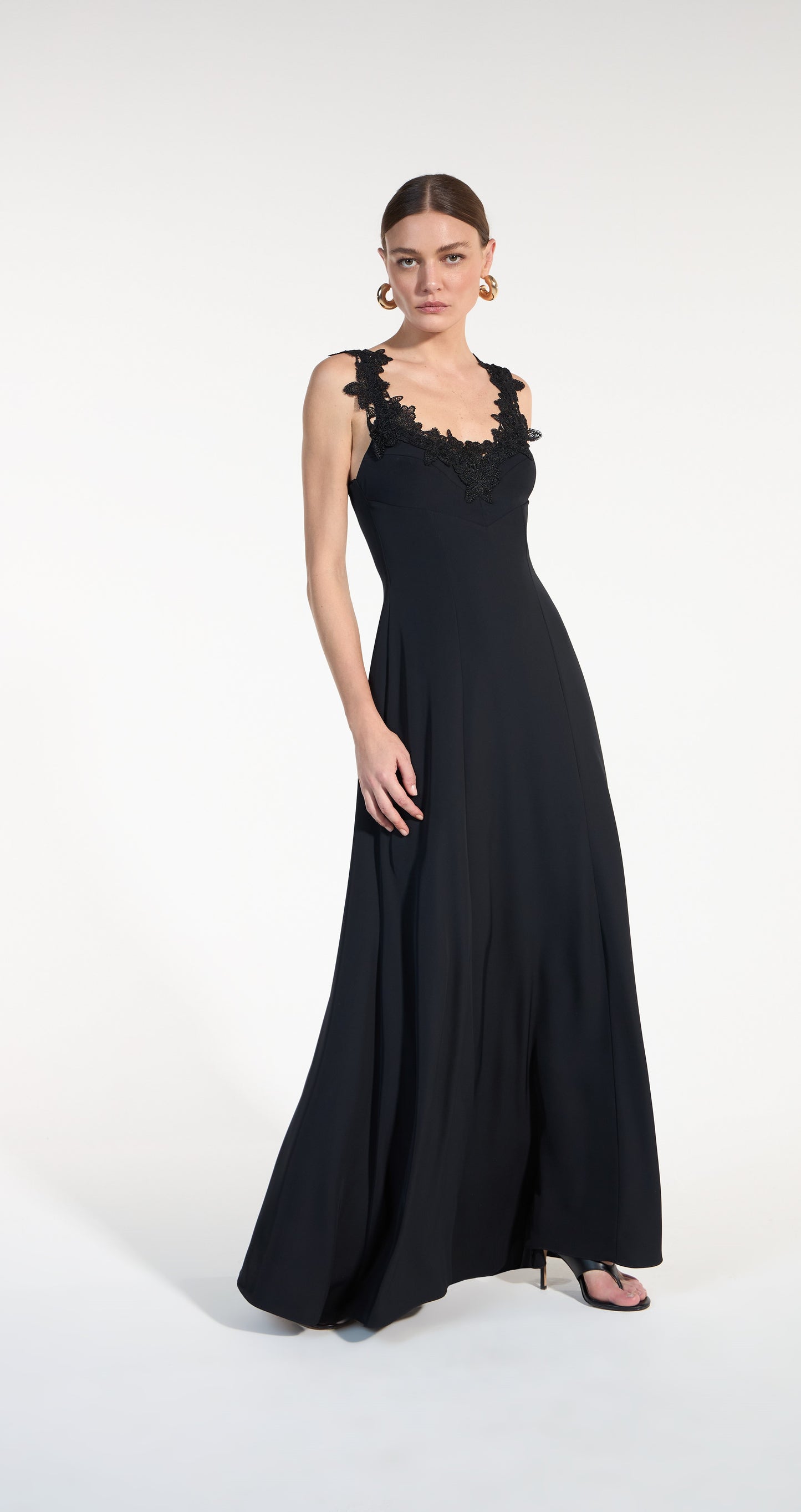 VESTIDO LONGO DETALHE RENDA SKAZI