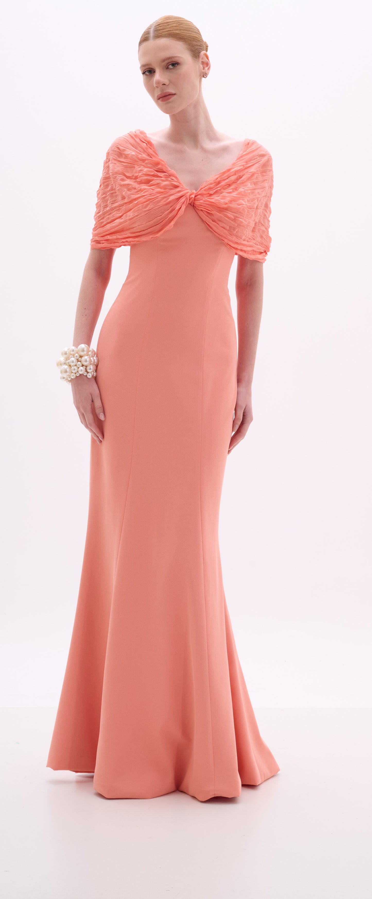 VESTIDO LONGO CAPA TARQUINADA CREPE VITORIA LIGHT CORAL ARTE SACRA