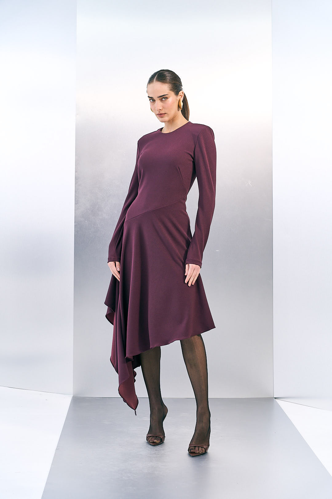 VESTIDO ASSIMÉTRICO EM CREPE KOHDE