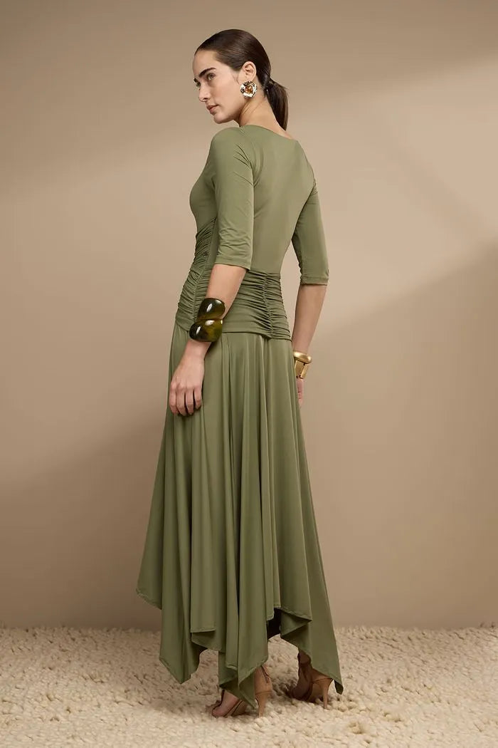 VESTIDO FLUITY CINTURA FRANZIDA THAMARA CAPELÃO