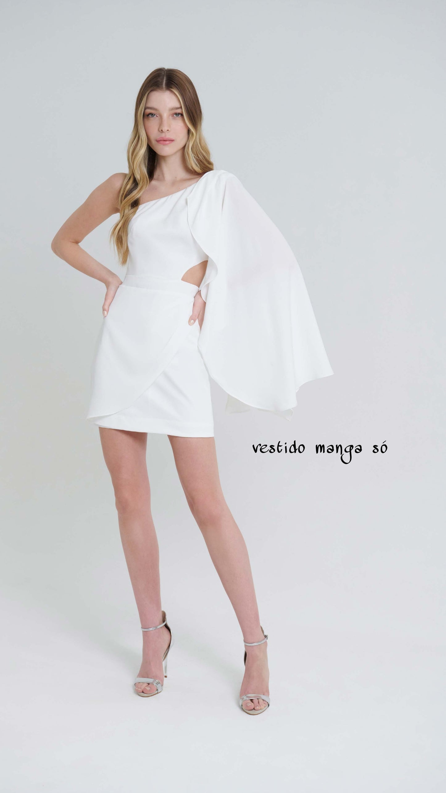 VESTIDO CURTO TALHE MANGA SCLUB