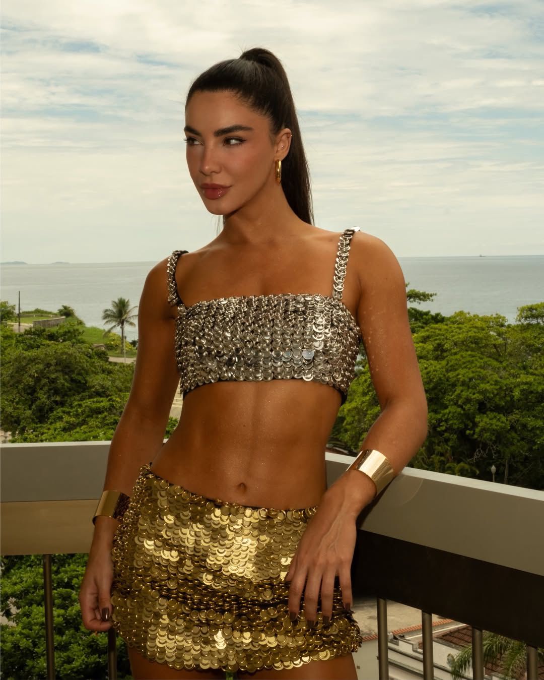 TOP BORDADO ARGOLAS CAOS