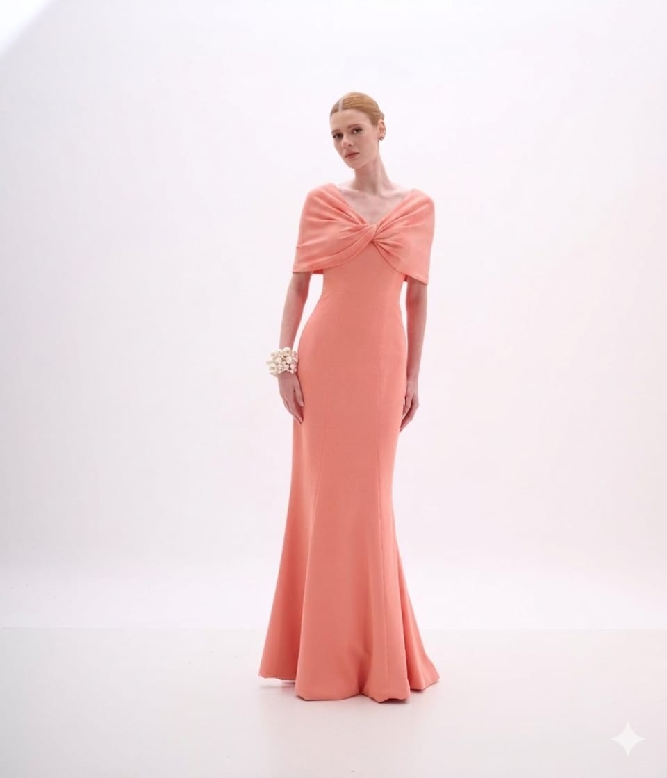 VESTIDO LONGO CAPA TARQUINADA CREPE VITORIA LIGHT CORAL ARTE SACRA
