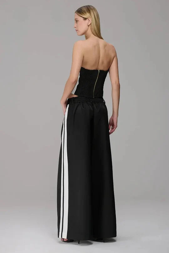 CORSELET STRAPLESS LISTRAS LATERAIS CAOS