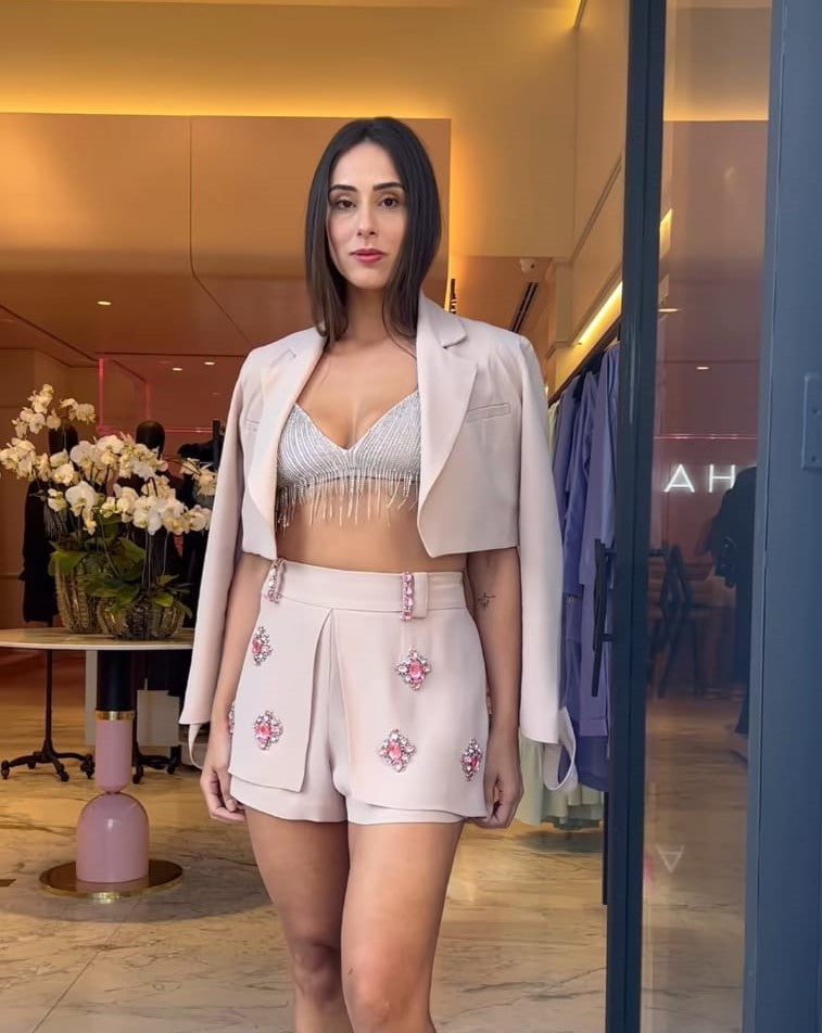 SHORT SAIA ANAHI CHARTH